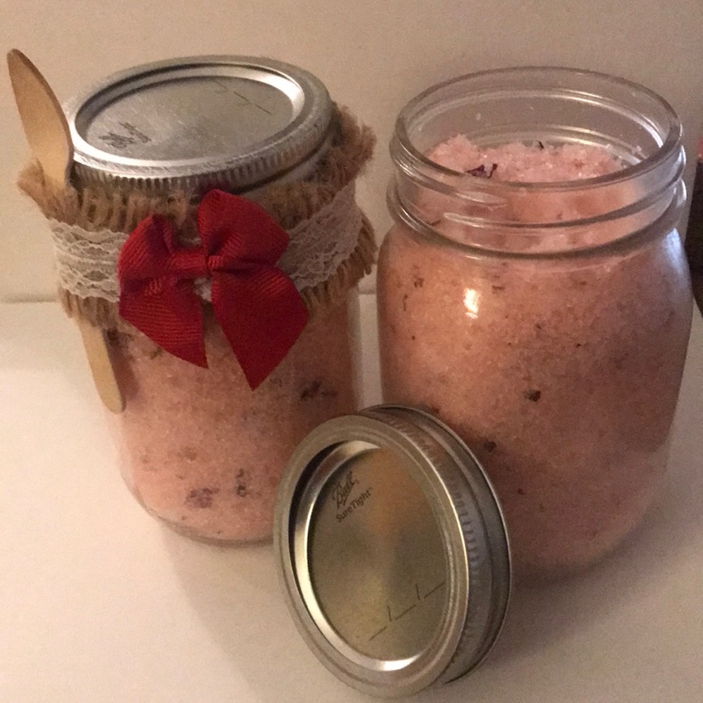 Vegan Luxuries Pink Himalayan salt tub tea